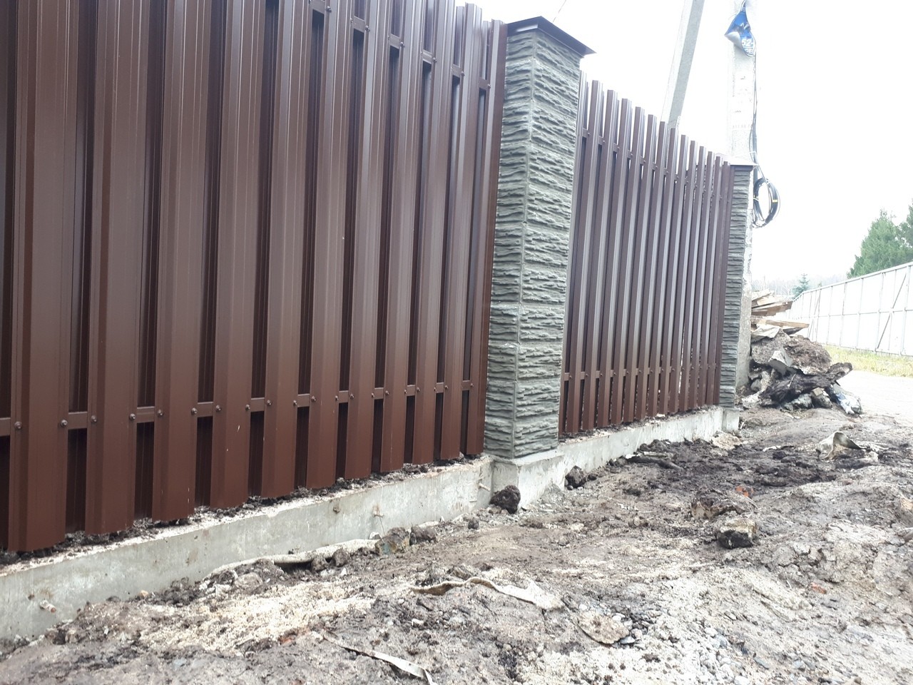 Забор шахматка 40м из штакетника столбы под камень фото4 в Тосно