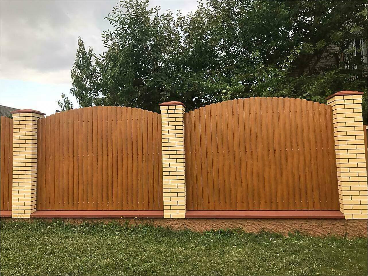 забор из штакетника 80м орех фото3 в Тосно