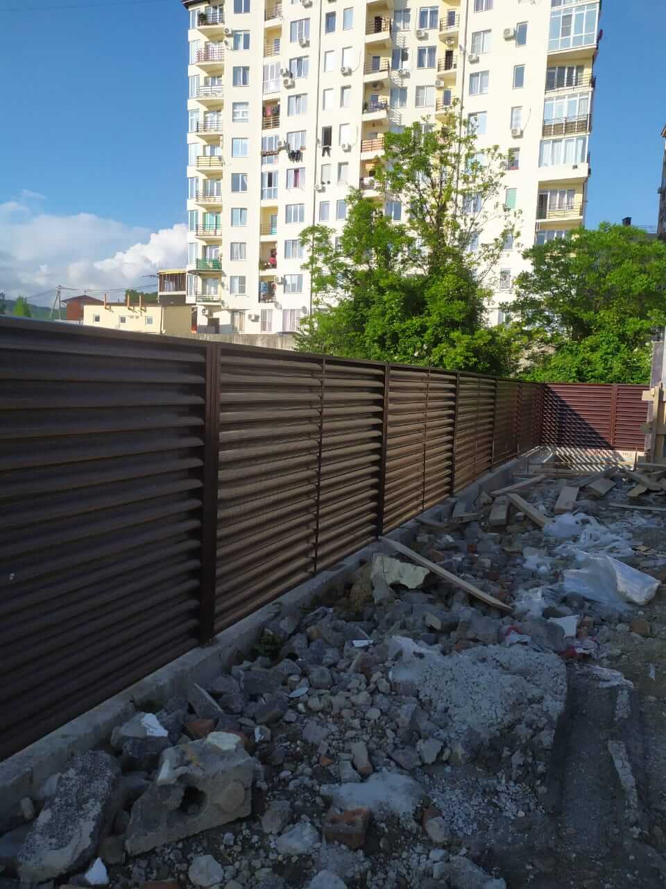 Забор-жалюзи 140м RAL8017 Шоколад фото1 в Тосно