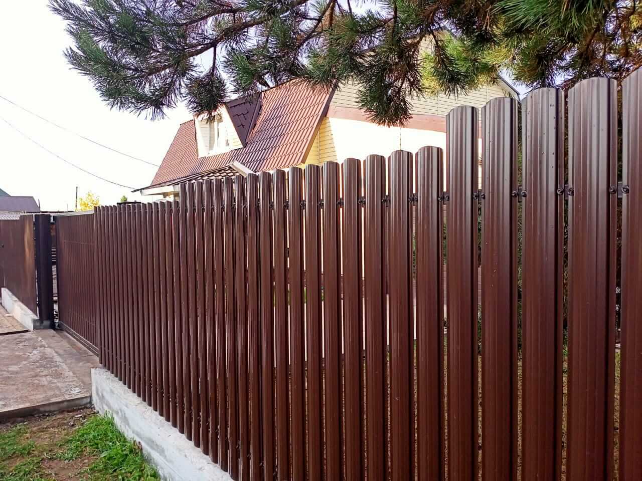 забор из штакетника шоколад фото1 в Тосно