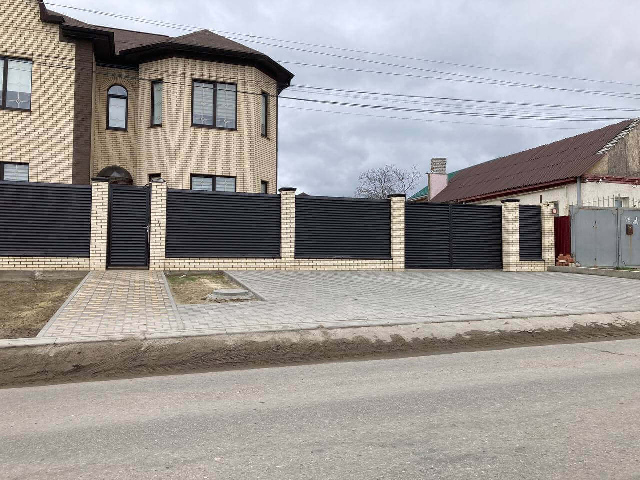 Забор с ламелями Еврожалюзи RAL8019/8019 темный Шоколад МАТТЕ фото3 в Тосно