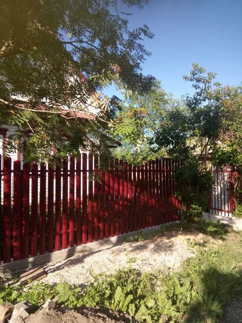 Забор из фигурного штакетника 21м RAL3005 Красное Вино фото 1 в Тосно