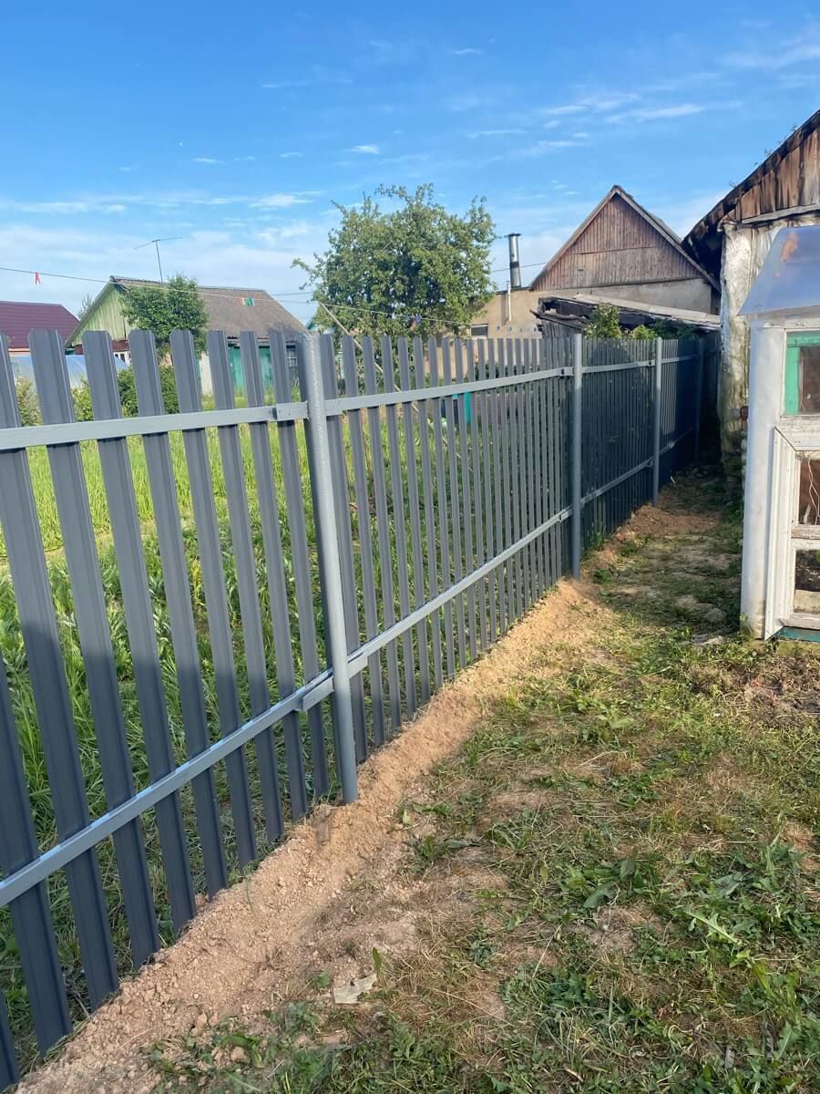 Забор из п-образного штакетника 15м RAL7024/7024 Серый Графит двусторонний в Тосно