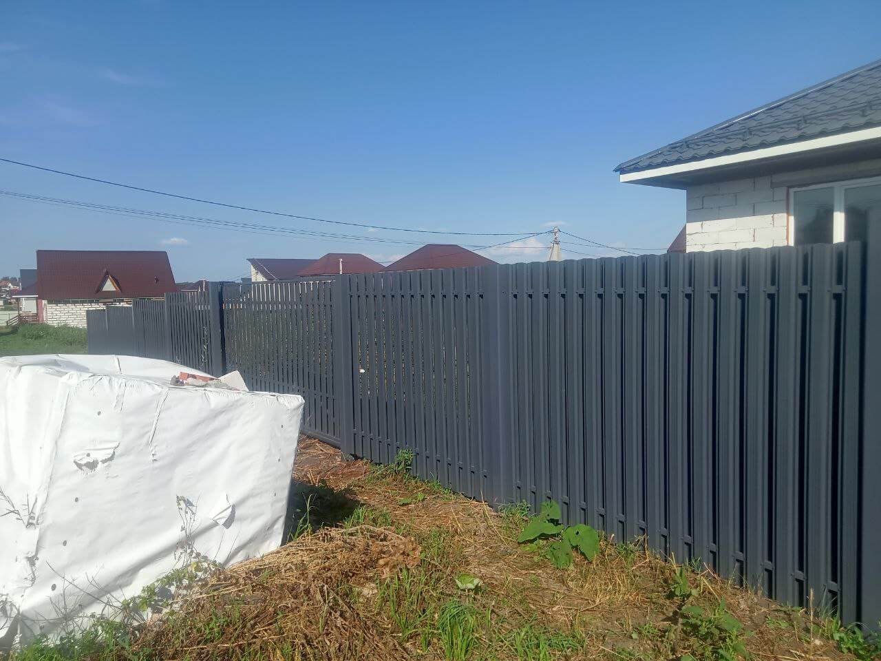 Забор из евроштакетника 21м RAL7024/7024 Серый Графит двусторонний фото 3 в Тосно