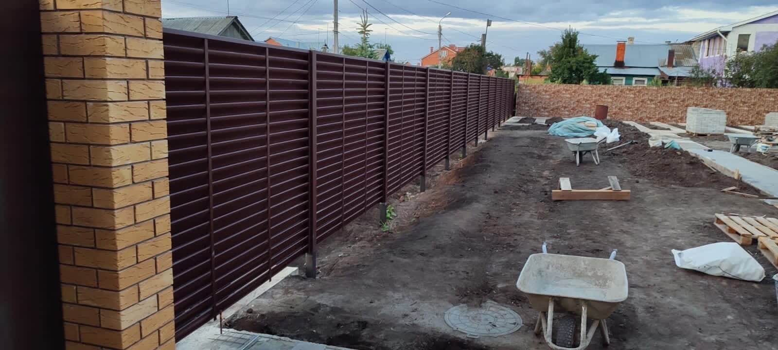 Забор из ламелей еврожалюзи 19м RAL8017/8017 Шоколад двусторонний фото 1 в Тосно
