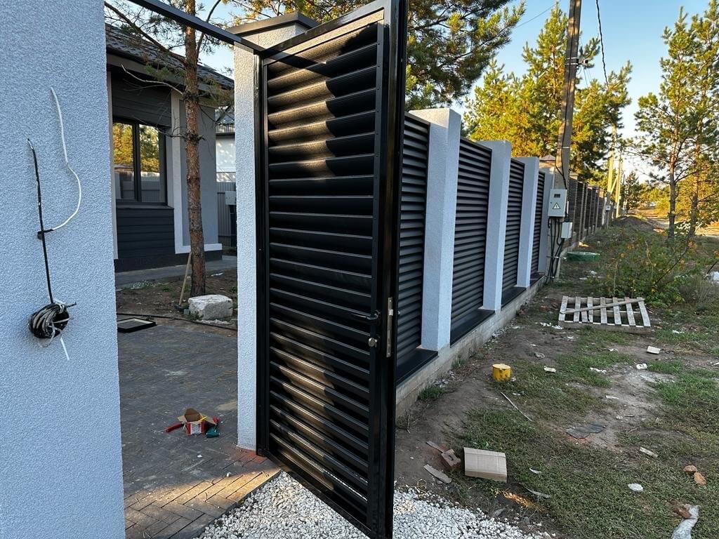Забор-жалюзи 18м RAL9005/9005 Черный двухсторонний МАТТЕ фото 6 в Тосно