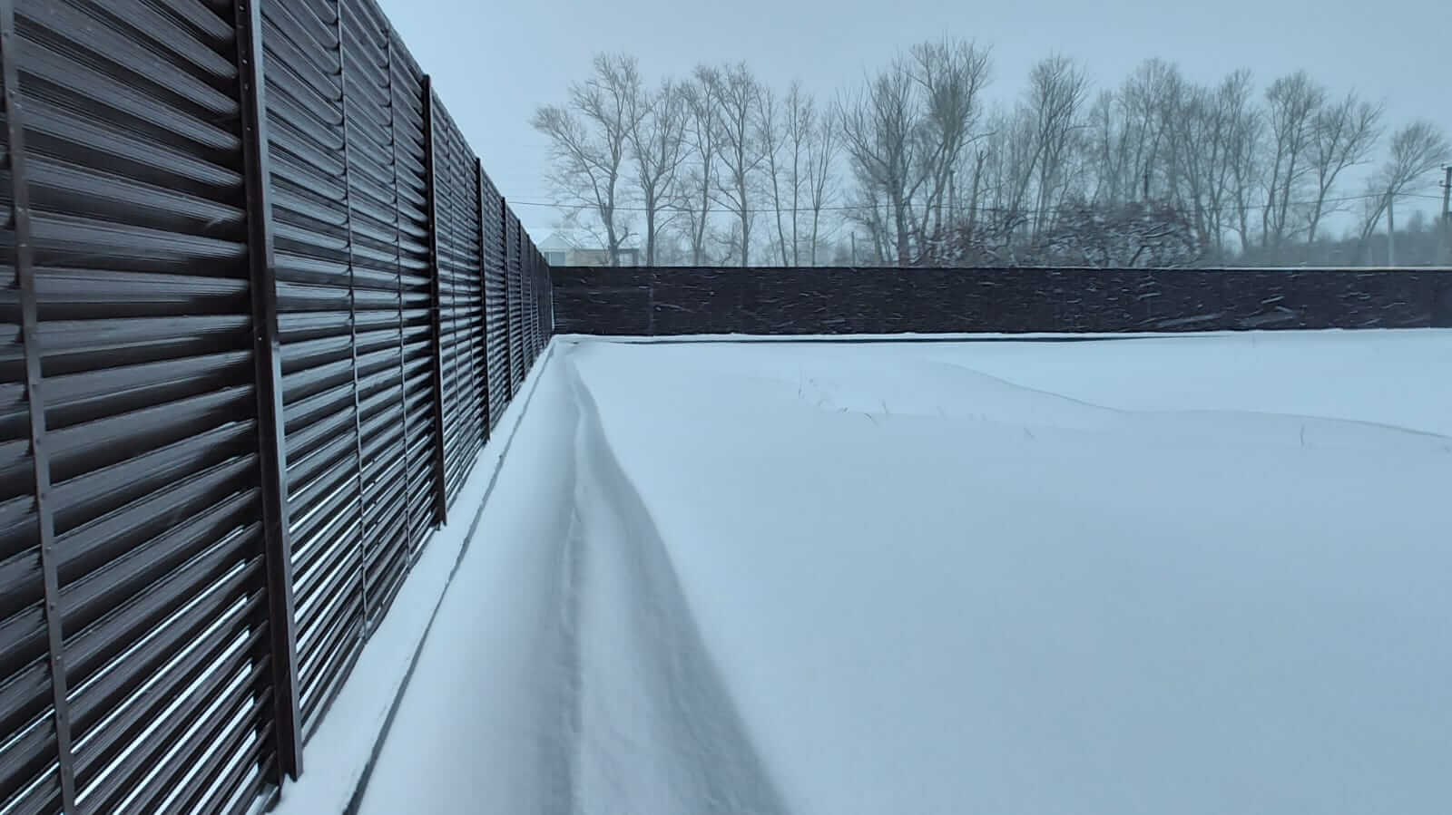 Забор из ламелей Еврожалюзи 108м RAL8017/8017 Шоколад двусторонний фото 1 в Тосно