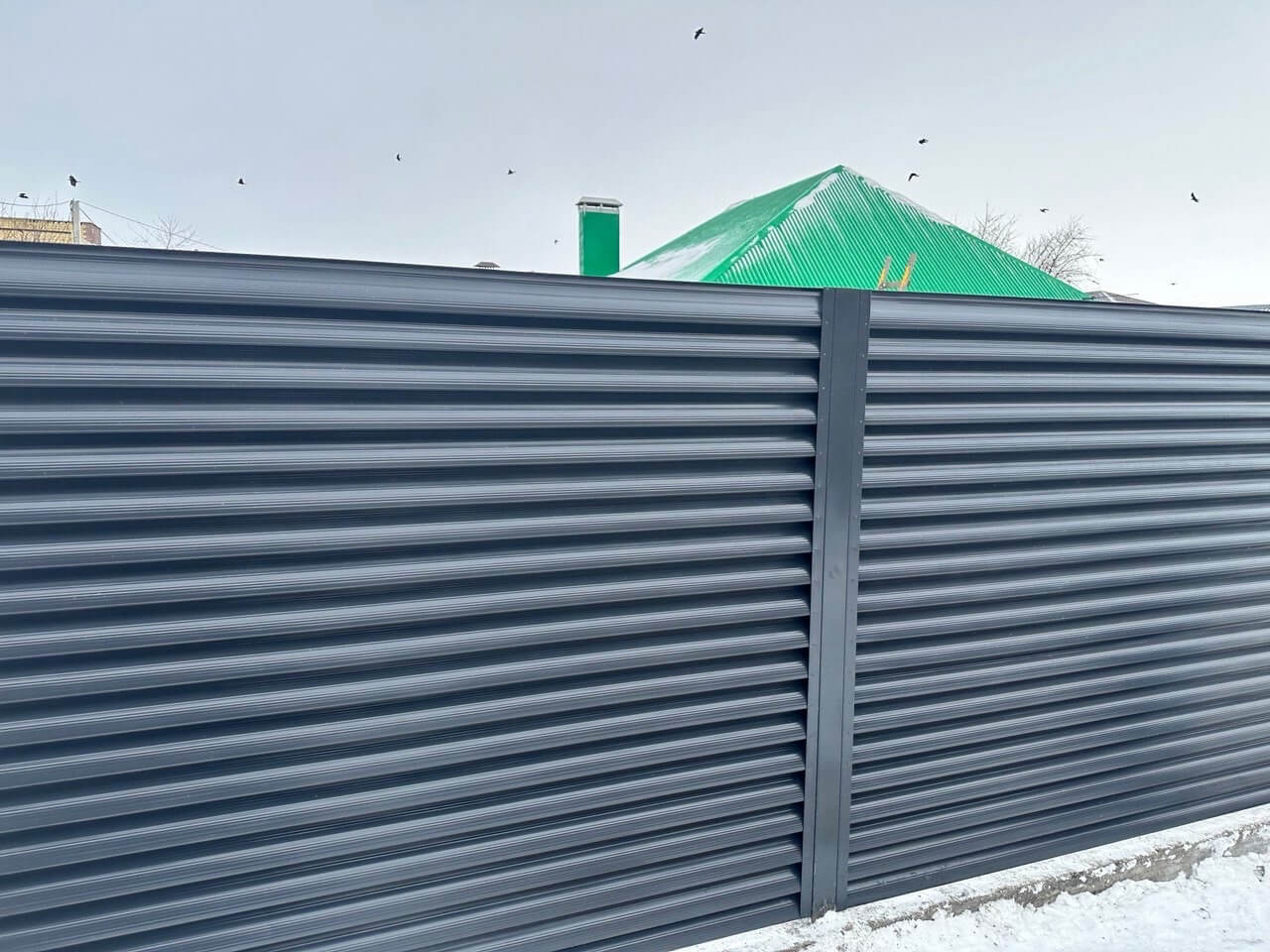 Забор-жалюзи из ламелей Еврожалюзи 32м RAL7024/7024 Серый Графит двусторонний в Тосно