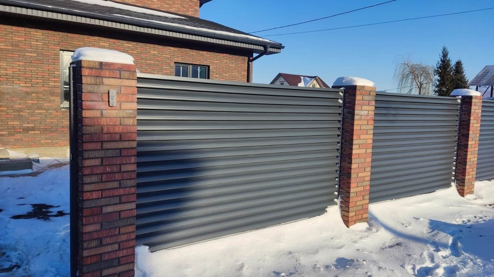 Забор-жалюзи с ламелями еврожалюзи 34м RAL7024/7024 Серый Графит двусторонний в Тосно