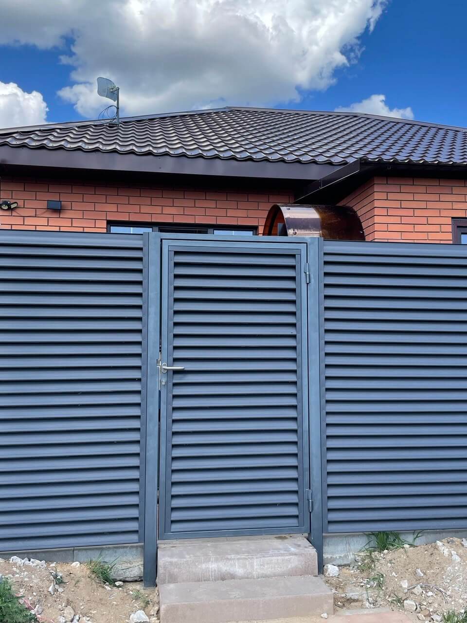 Забор из ламелей еврожалюзи 24м RAL7024 Серый Графит МАТТЕ фото 2 в Тосно
