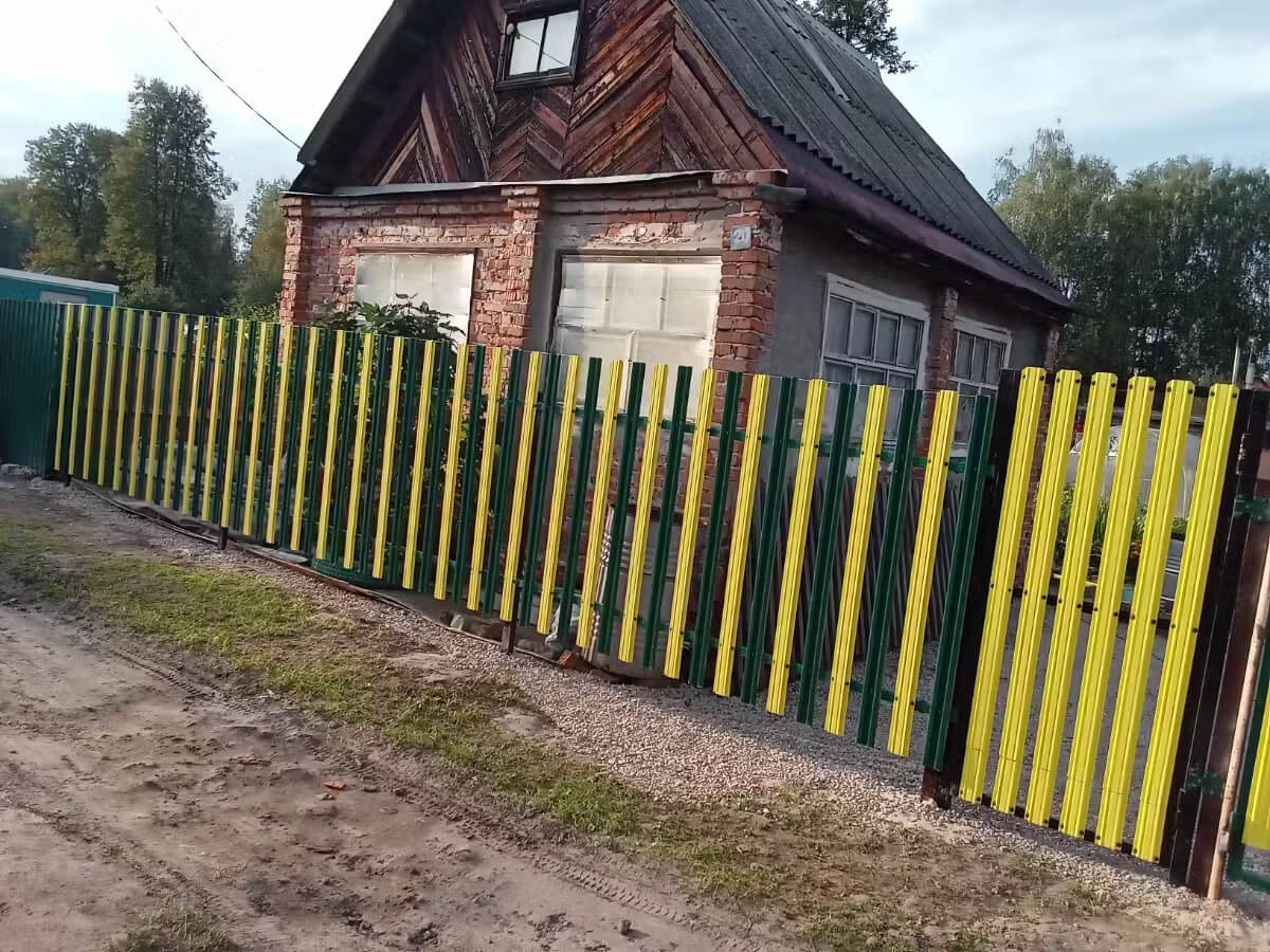 Забор из евроштакетника 13м RAL1018 Желтый фото 1 в Тосно