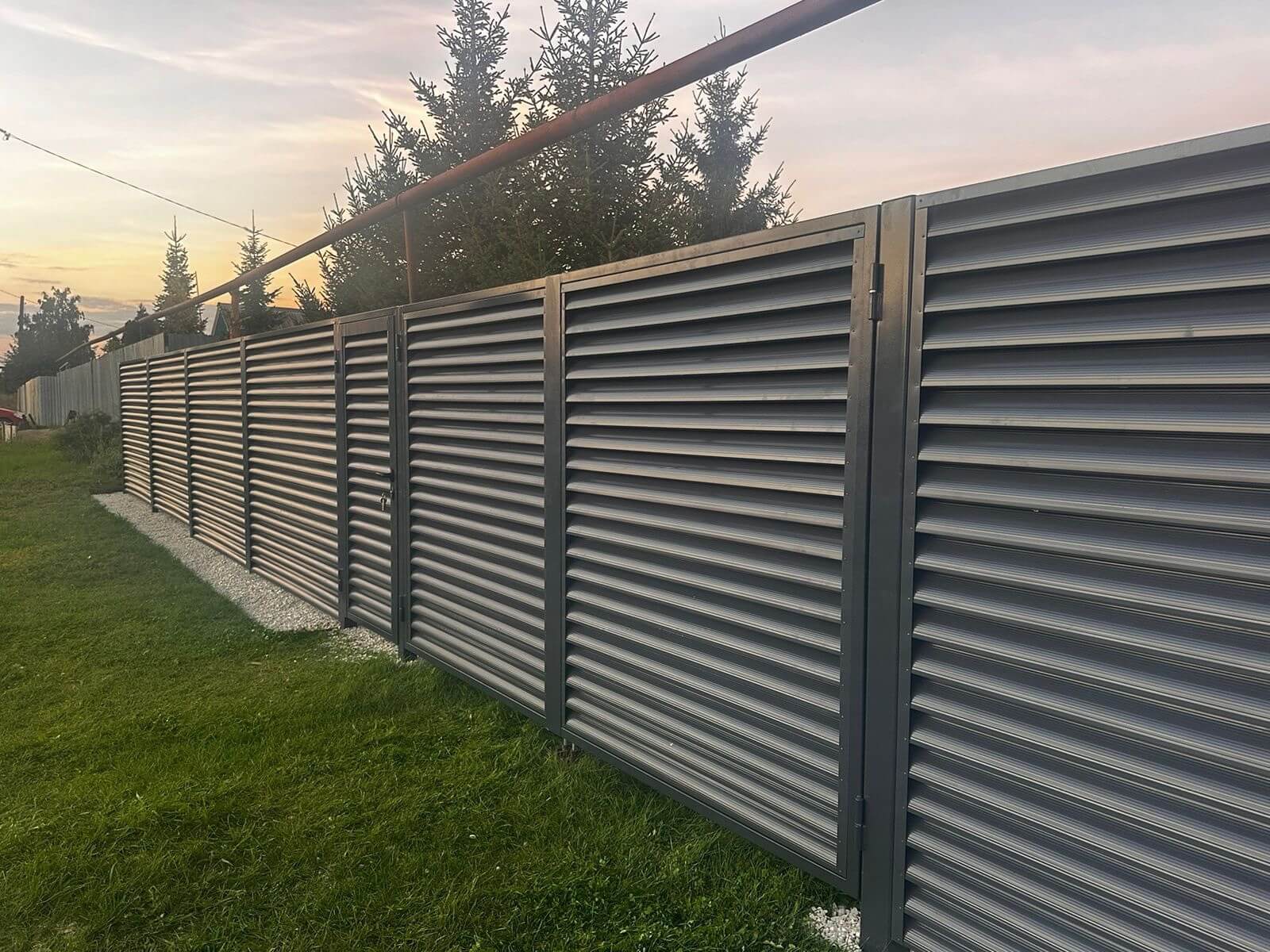 Забор из ламелей Еврожалюзи 26м RAL7024/7024 Серый Графит двусторонний в Тосно