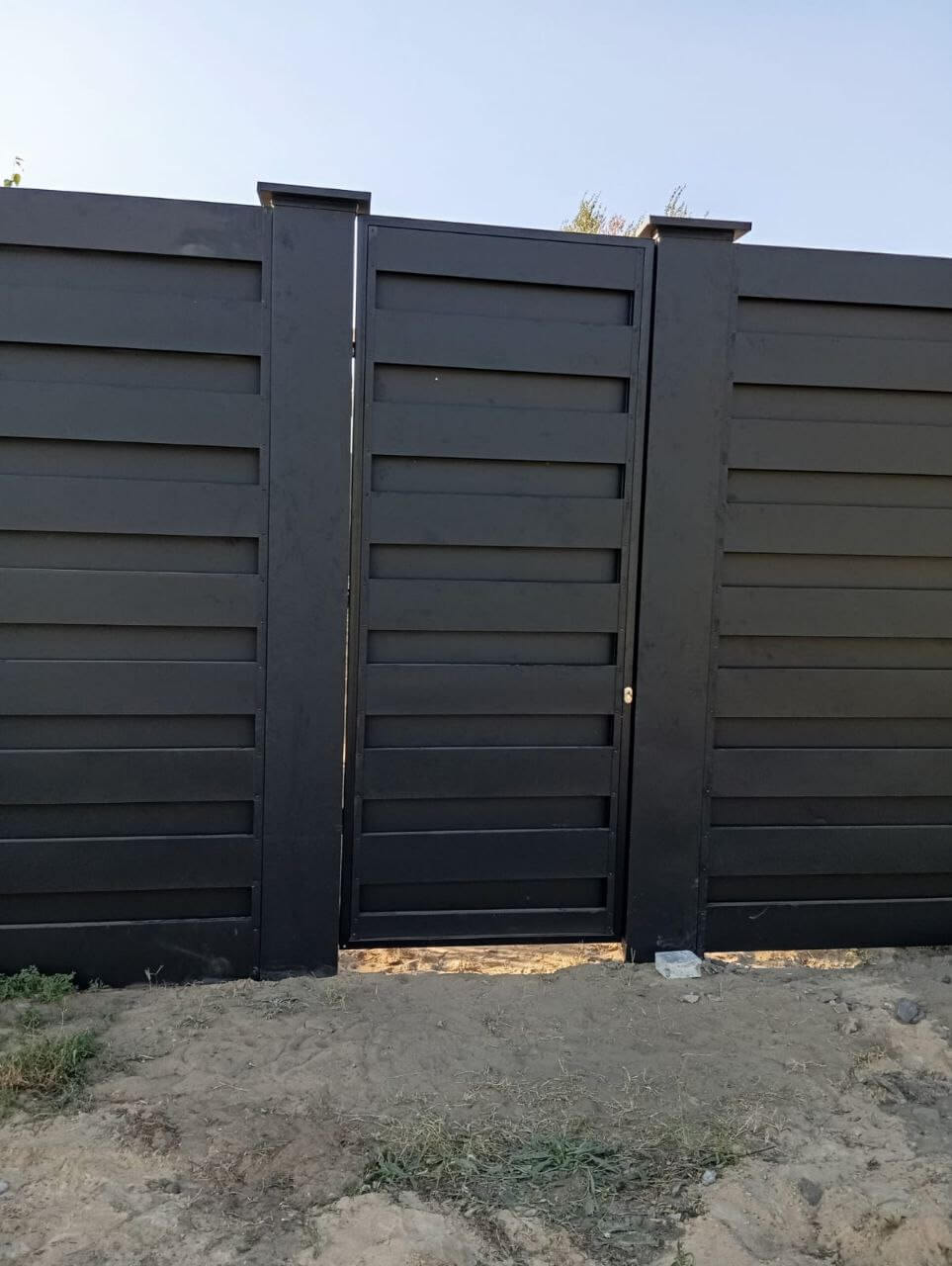 Забор-ранчо из металлопланкена 37м RAL9005 Черный МАТТЕ фото 3 в Тосно