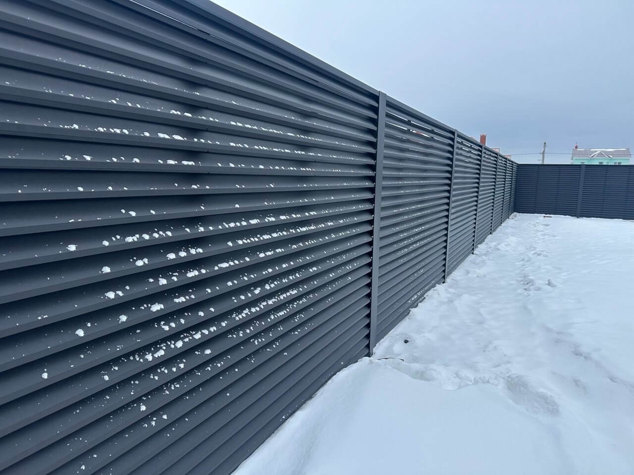 Забор-жалюзи из ламелей ЭКО-Z 130м RAL9005 Черный МАТТЕ в Тосно