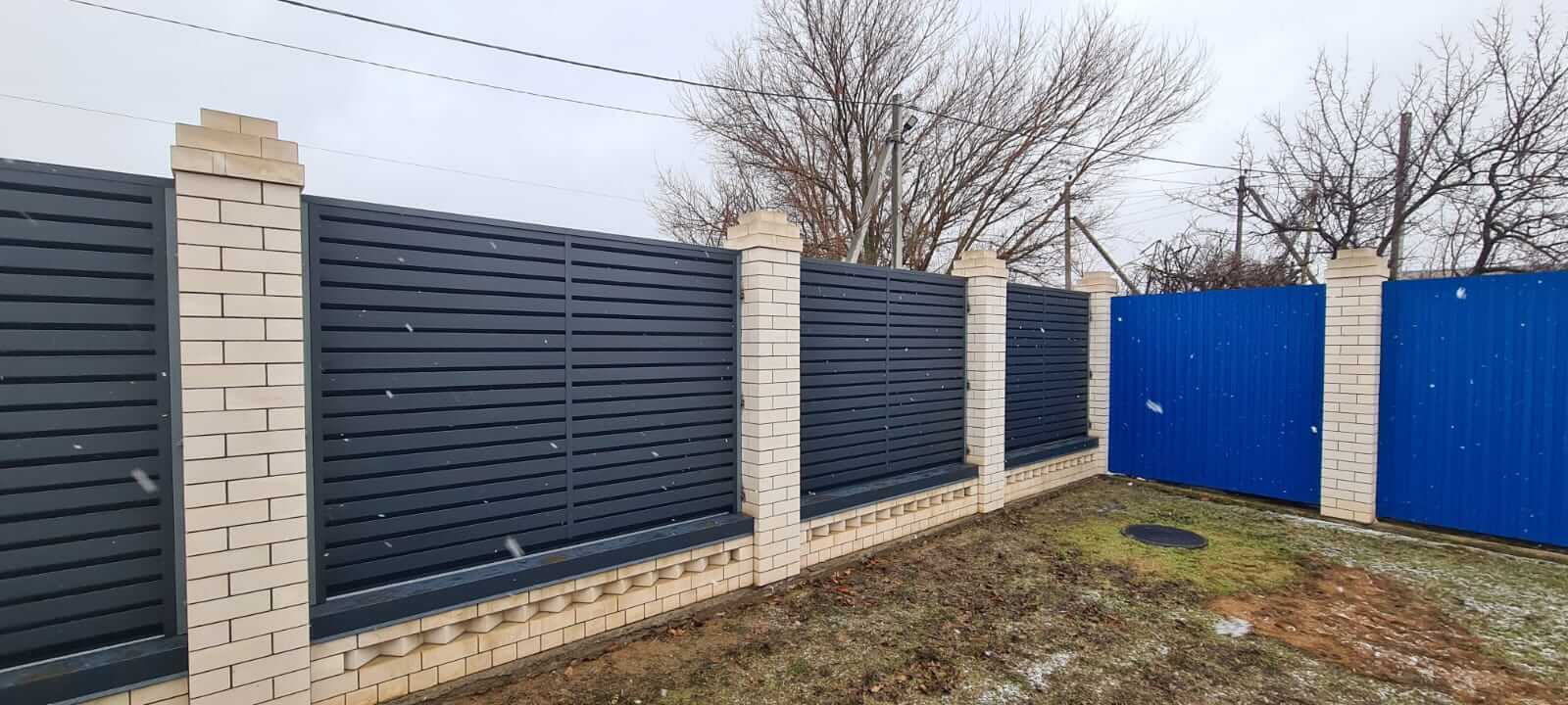 Забор-жалюзи из ламелей Хай-Тек 23м RAL7024/7024 Серый Графит двусторонний МАТТЕ фото 6 в Тосно