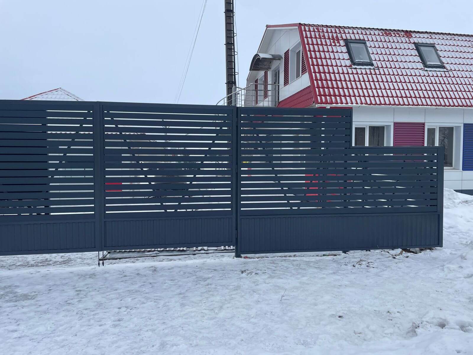 Забор-ранчо из металлического планкена 11м RAL7024 Серый Графит фото 1 в Тосно
