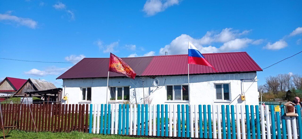 Забор из евроштакетника 16м RAL5021 Морская Волна, RAL9003 Белый в Тосно