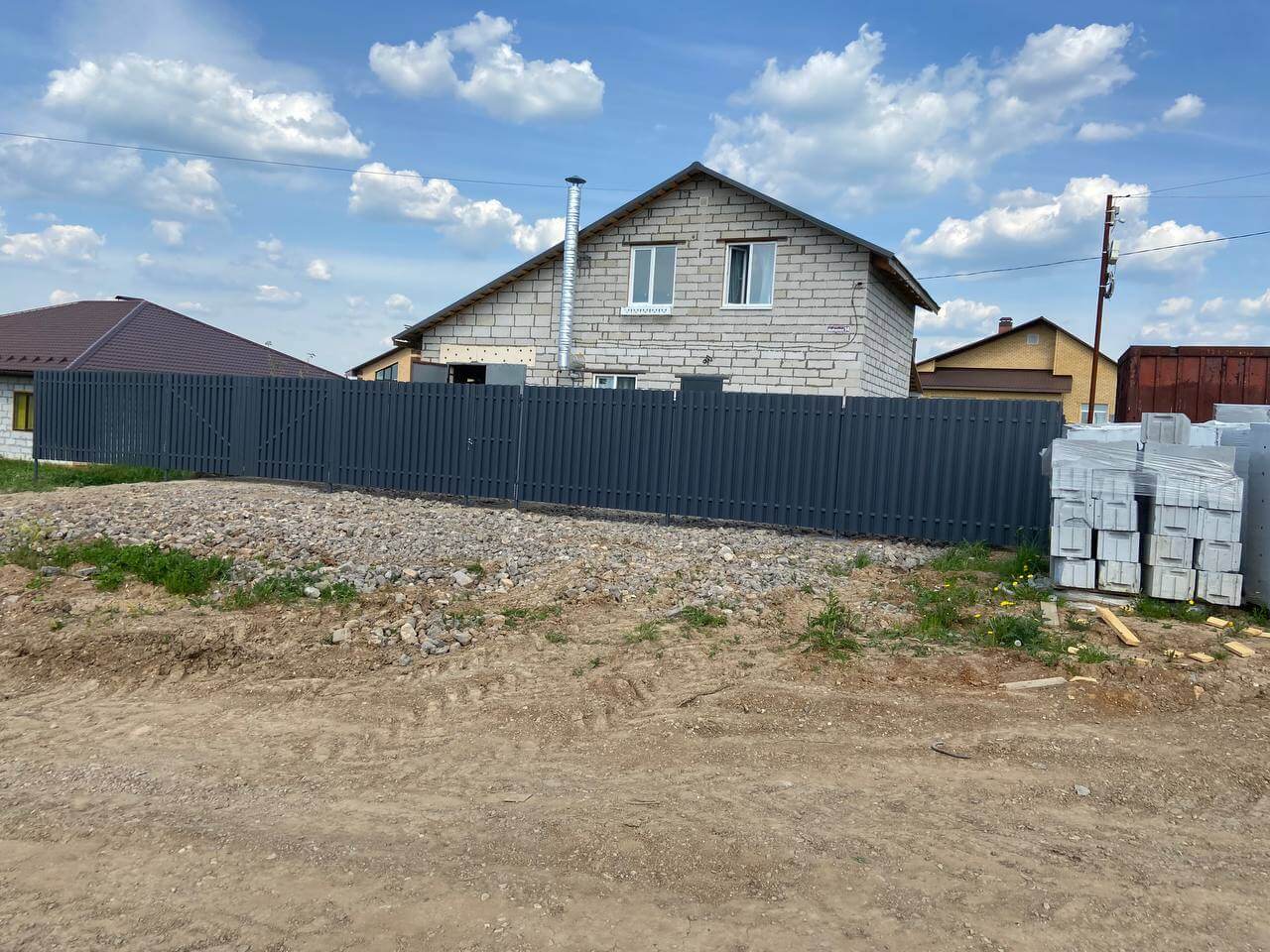 Забор из евроштакетника 16м RAL7024 Серый Графит фото 6 в Тосно