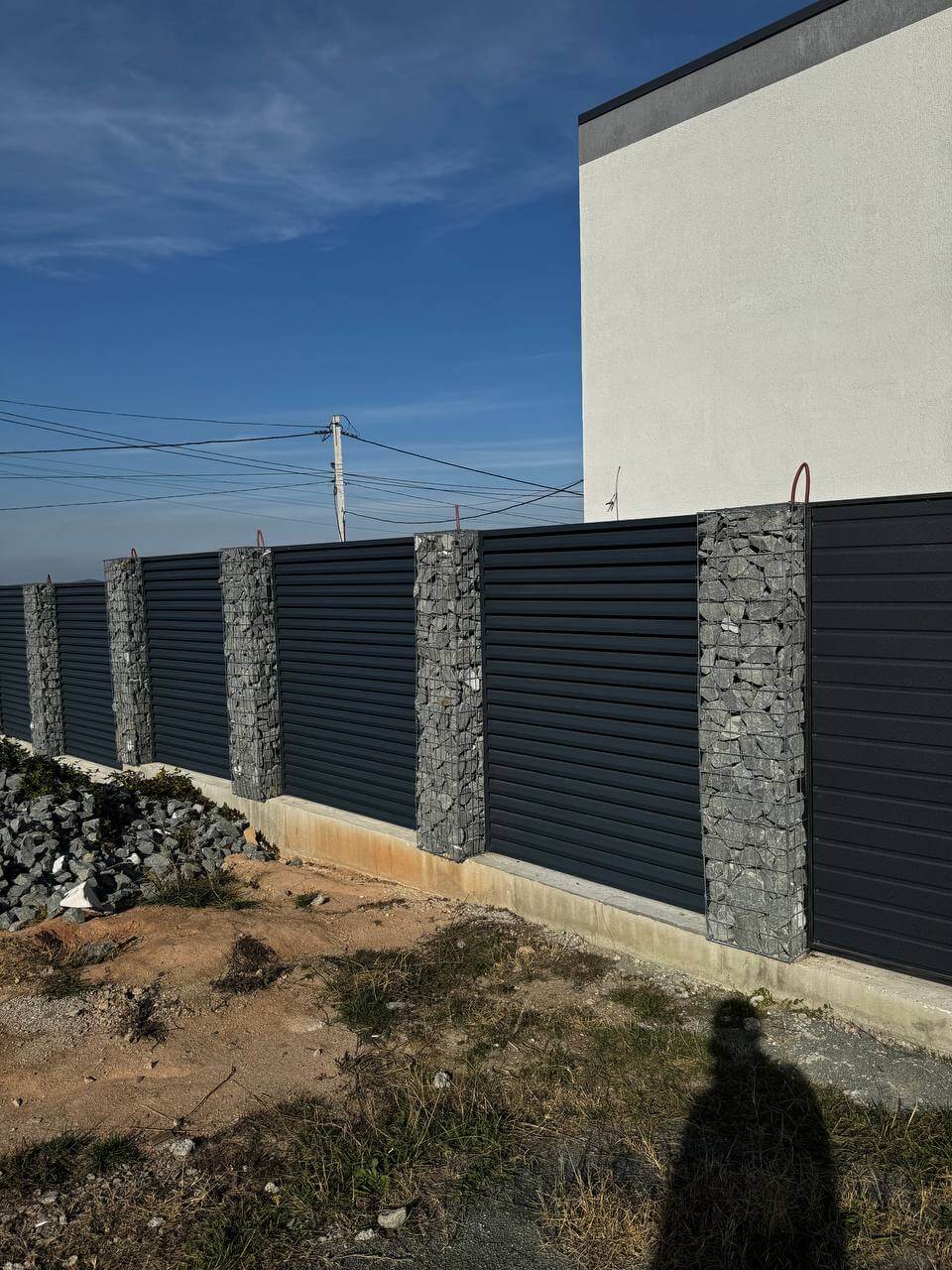 Забор-жалюзи из ламелей ЭКО-Z-US усиленных 36м RAL7024/7024 Серый Графит двусторонний МАТТЕ фото 6 в Тосно