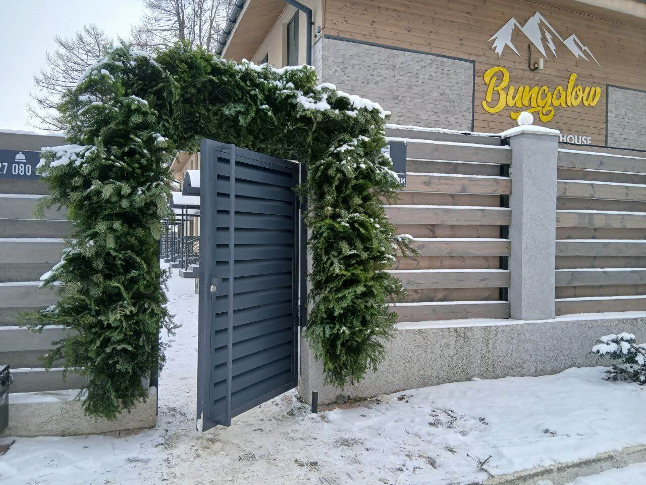 Входная группа из ламелей Хай-Тек RAL7024/7024 Серый Графит двусторонний МАТТЕ фото 15 в Тосно