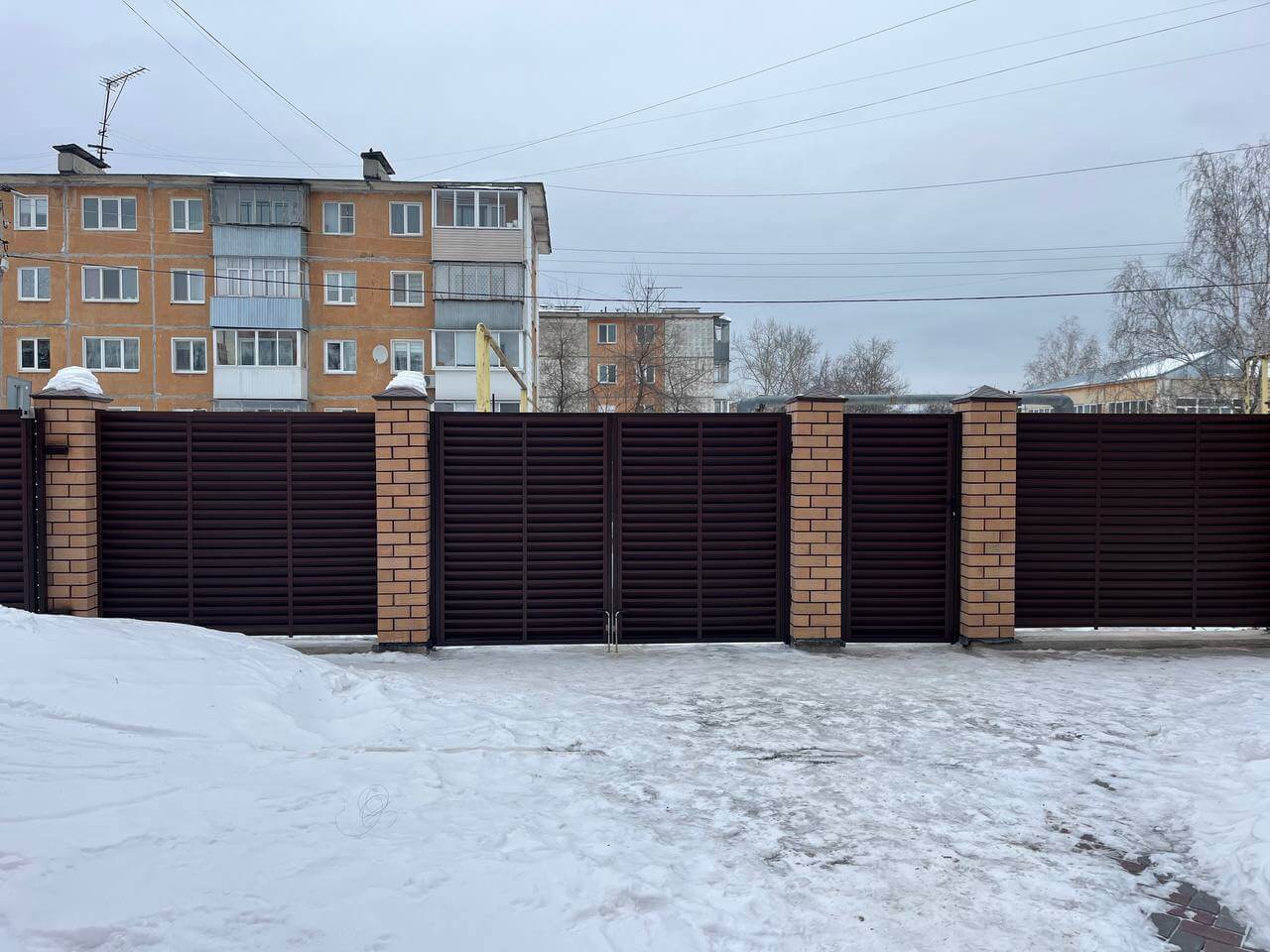 Забор-жалюзи из ламелей ЭКО-Z 87м RAL8017/8017 Шоколад двусторонний МАТТЕ фото 1 в Тосно