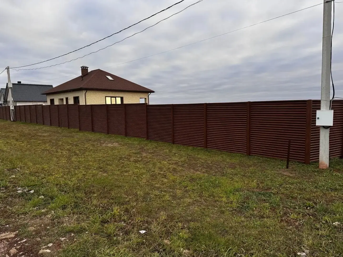 Забор-жалюзи из ламелей ЭКО-Z 58м Темный Дуб 3D Принтек фото 2 в Тосно