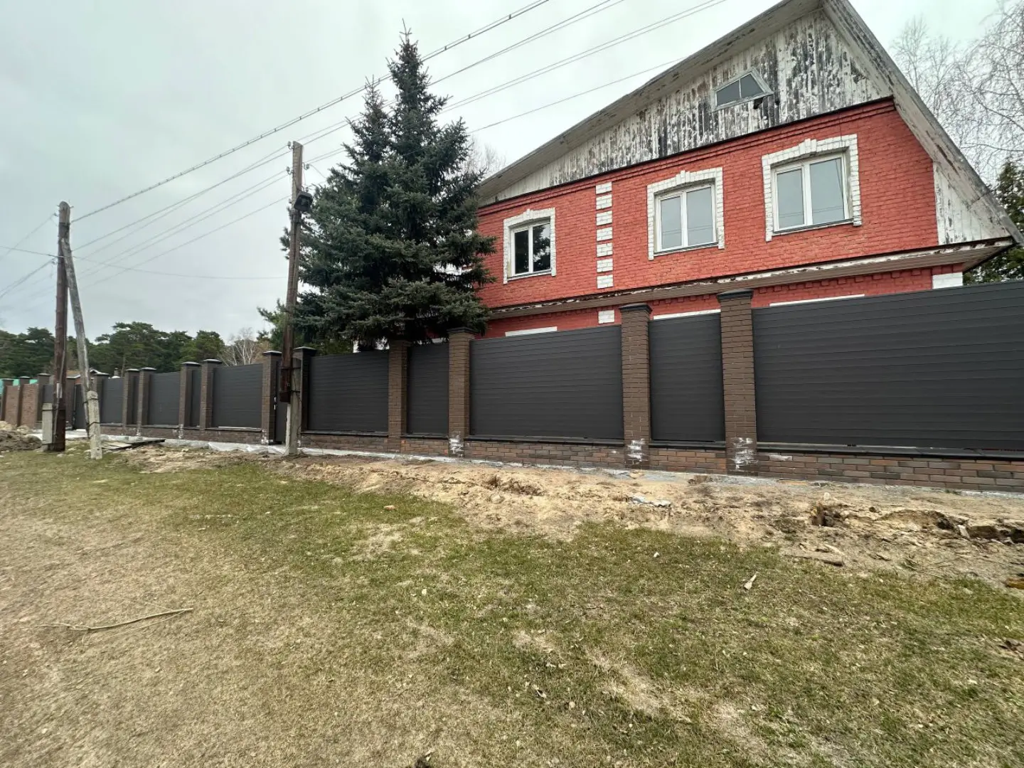 Забор-ранчо из металлического планкена 28м RAL8019 Темный Шоколад МАТТЕ фото 2 в Тосно