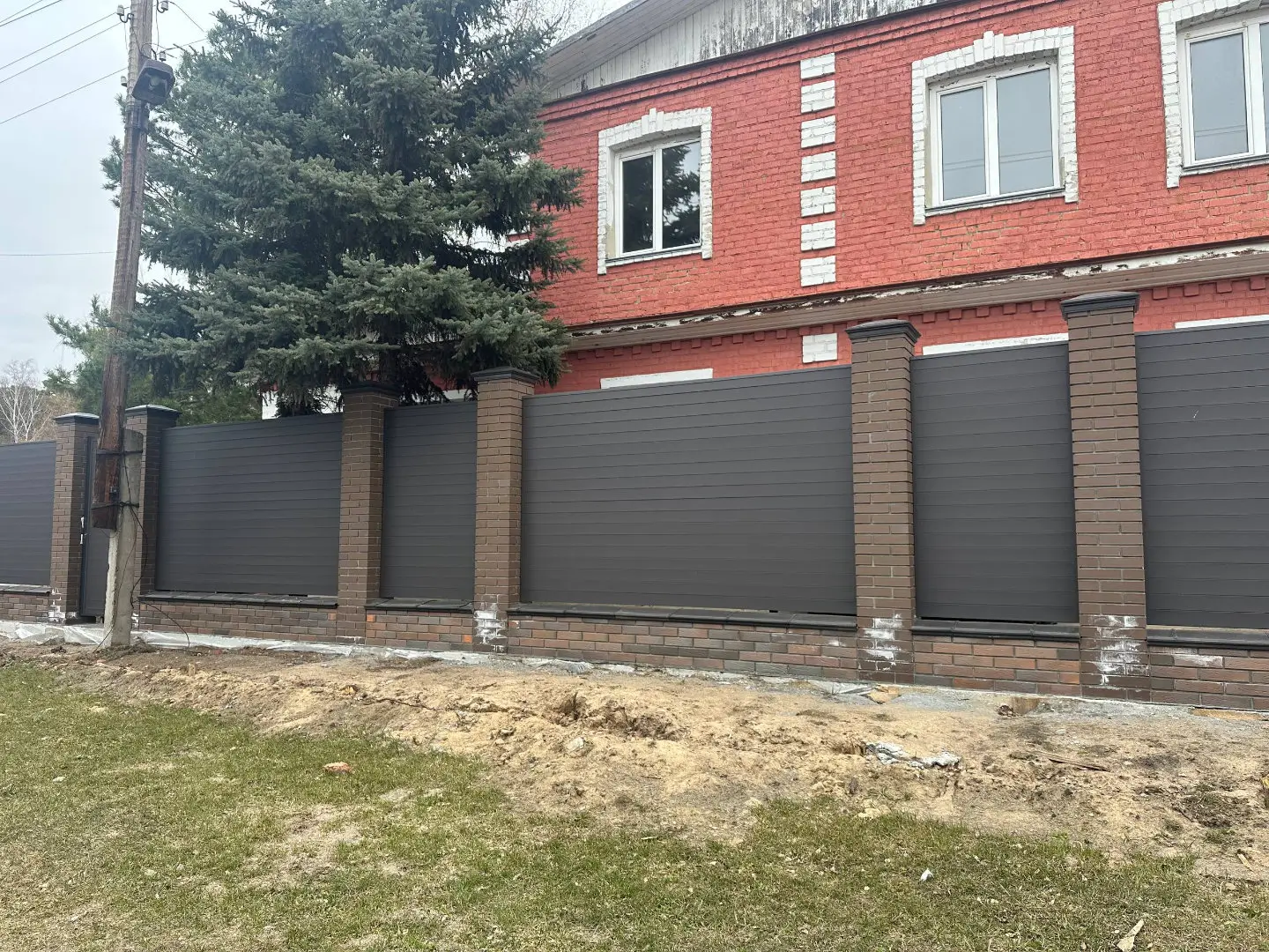 Забор-ранчо из металлического планкена 28м RAL8019 Темный Шоколад МАТТЕ в Тосно
