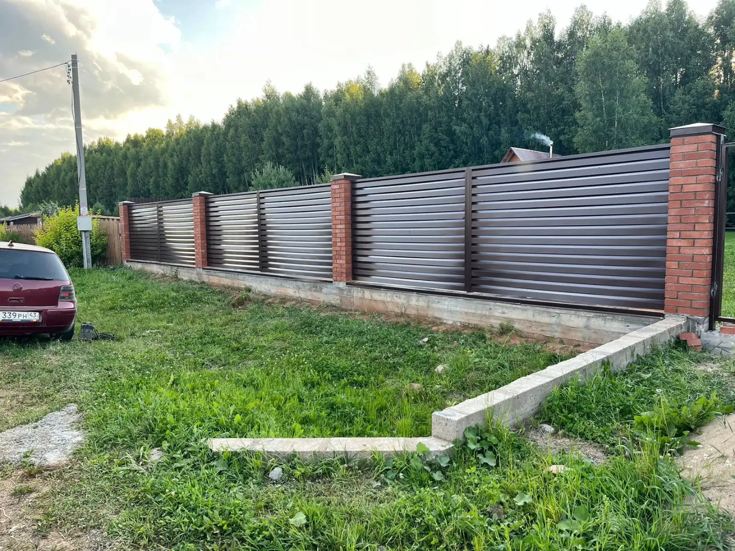 Забор-жалюзи из ламелей Хай-Тек 26м RAL8017/8017 Шоколад двусторонний в Тосно